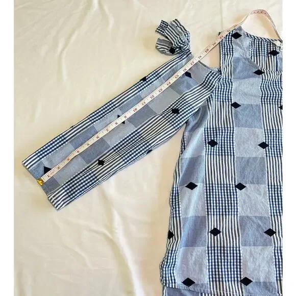 Crown & Ivy Blue White Cold Shoulder Round Neck Diamond Print Top Size Medium - Picture 12 of 12